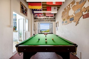 Game Room - Snooker 1