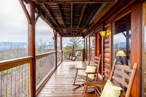 Enjoy world class views from our multiple decks of rocking chairs - cuddle up under a blanket on chilly days, or sip on a cold drink on sultry afternoons!