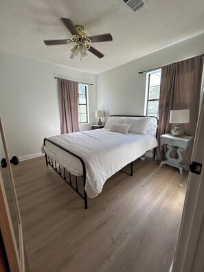 Bedroom view #1 (only one bedroom) - Queen Size Bed