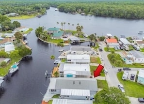 Located directly off the Homosassa River