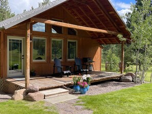 Deck with Blackstone grill