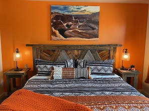 2nd master suite, King size bed, attached bathroom