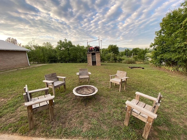Great place to make new memories!
Country, Views, & Fun Times 😊