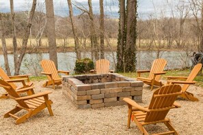 Beautiful river views and sounds from the firepit. 