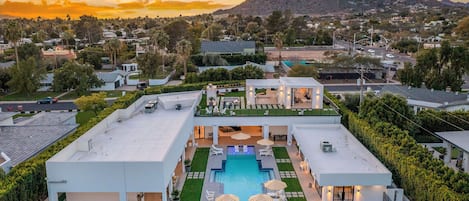 Your own mini resort overlooking Camelback Mountain.