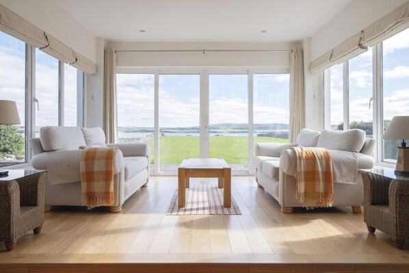 Living Room (1)