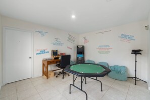 Gameroom
