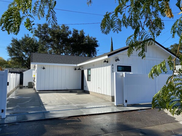 Private, safe and secure just an easy 15 min walk to center of town.