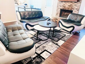 Experience Comfort in Our Modern Living Room!