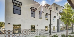Clean lines, modern touches, and a welcoming vibe—this is the perfect place to call home in Vista. ️