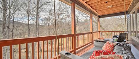 Cullowhee Vacation Rental | 2,000 Sq Ft | 3BR | 2BA | Stairs Required