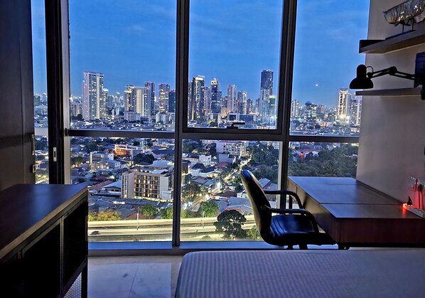 The night view from the bed