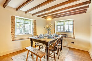 Rose Cottage Dining Room - StayCotswold