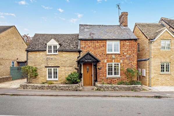 Rose Cottage - StayCotswold