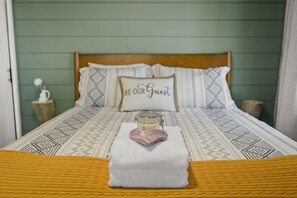 Master's bedroom with queen bed : Treehouse Tahoe Cabin with Private Hot Tub