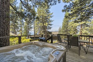 Private Hot Tub : Treehouse Tahoe Cabin with Private Hot Tub