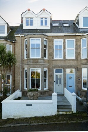 Front of house, located on a quiet street close to Porthmeor beach