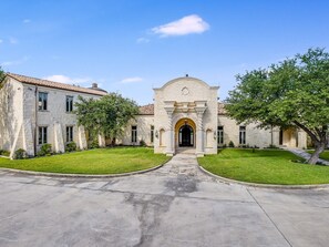 Front view of the Villa