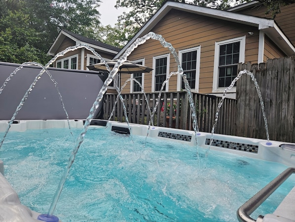 Bain à remous extérieur
