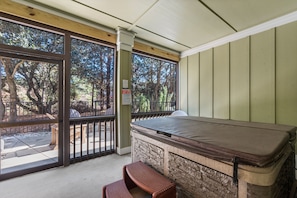 BV1093B: Sunset Villa | Bottom Level Screened Porch w/ Hot Tub