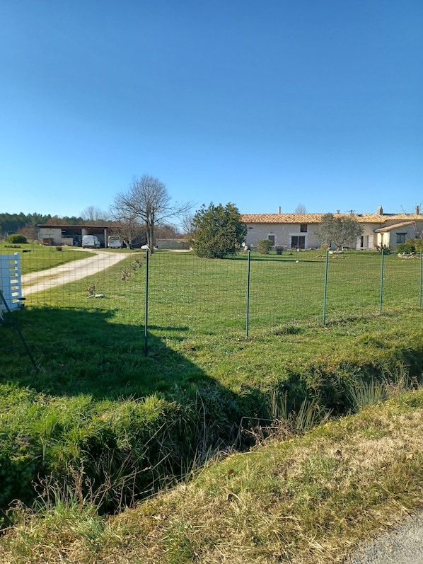 Enceinte de l’hébergement