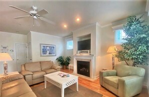 Family room
