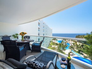 you can relax and watch the ocean & sit back & enjoy with your favorite beverage