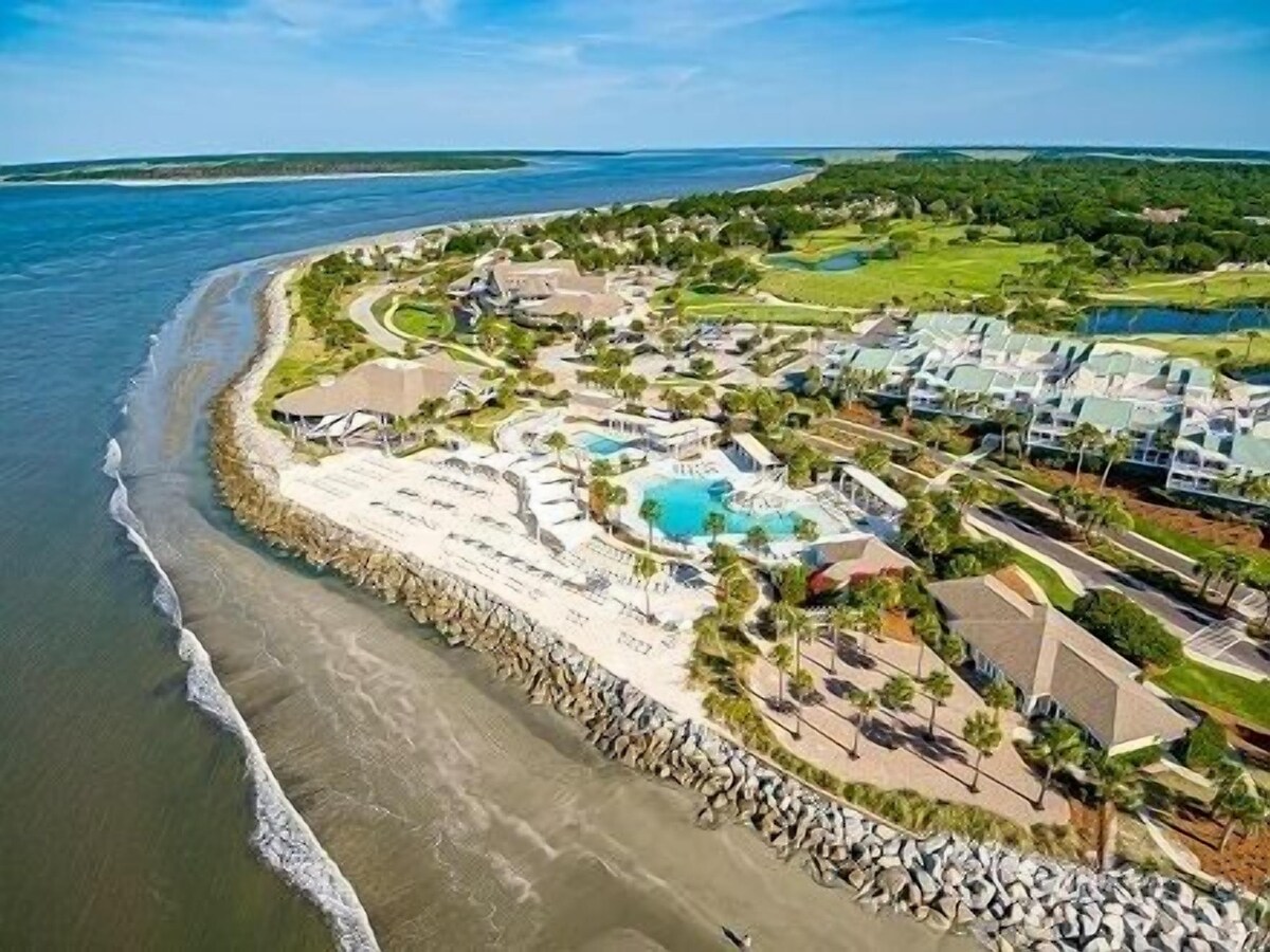 2 Free gate passes! Pet friendly island getaway; Amenity access; near beach