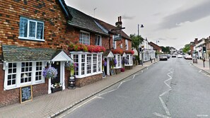 White Hart pub on the High Street