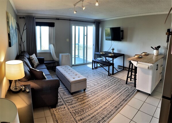 Welcome to Mountain Lodge 154, a 1-bedroom Village unit that sleeps 4 people and has great mountain views.
