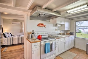 Kitchen | Cooking Basics | Coffee Maker | Paper Towels/Trash Bags Provided