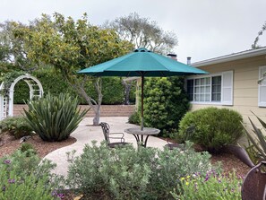 Front outdoor seating