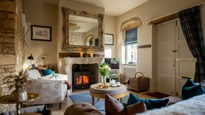 Living Room, Pineapple Spa Cottage, Bolthole Retreats