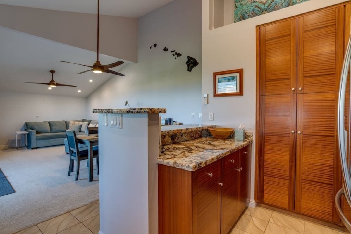 Wonderful Wailea Condo with Lanai Water Views