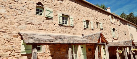 Les Coumayres, 16th Century farmhouse