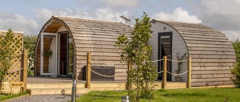 A luxurious two room pod set on a beautiful Yorkshire countryside spacious site