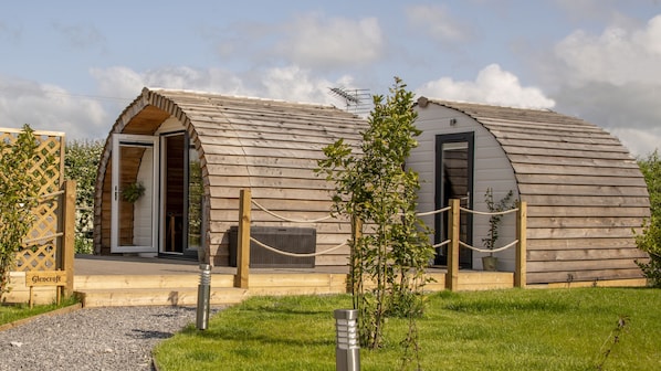 A luxurious two room pod set on a beautiful Yorkshire countryside spacious site