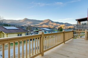 Deck | Smoky Mountain Views