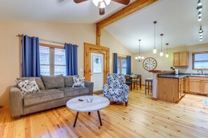 Living Room | 1st Floor | Open Floor Plan | Queen Sleeper Sofa | Central A/C
