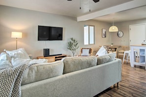 Living Room | Smart TV