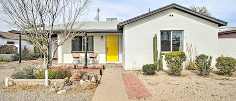 Tucson Vacation Rental | 3BR | 2BA | 991 Sq Ft | 1 Step Required