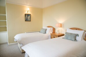 Second Bedroom - Twin Beds