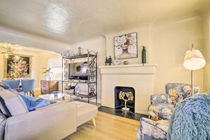 Living Room | Sleeper Sofa | Pack 'n Play