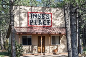 Exterior Rose's Place