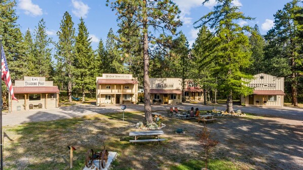 Fort Williamson Glacier Vacation Rentals - Themed Old West Town - Sheriff Jail