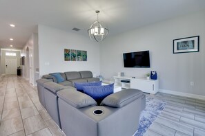 Living Room | Main Level | Smart TV