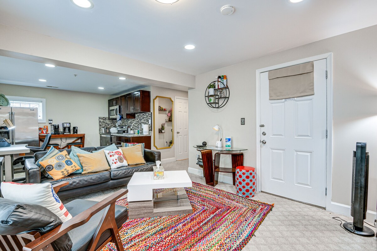 Pet-Friendly Silver Spring Condo w/ Yard!