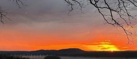 Views of Bull Shoals Lake and the Dam.