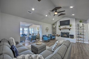 Living Room | Central A/C | Free WiFi