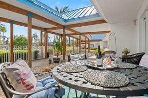 Beautiful Patio furniture.  Table seating for 4 plus 2 additional chairs.